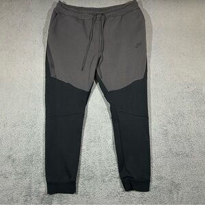 Nike Tech Fleece Sweatpants Mens 2XL Black Grey Joggers 805162-012 #1607